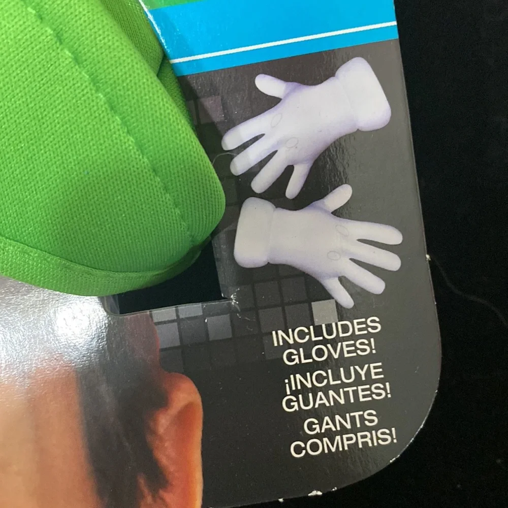 Nintendo Luigi accesories - Picture 2 of 7